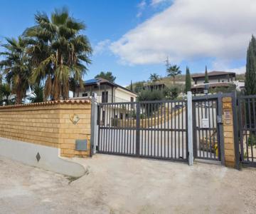 Villa Lory