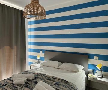 Sealands 50 meters from the sandy beach with wifi
