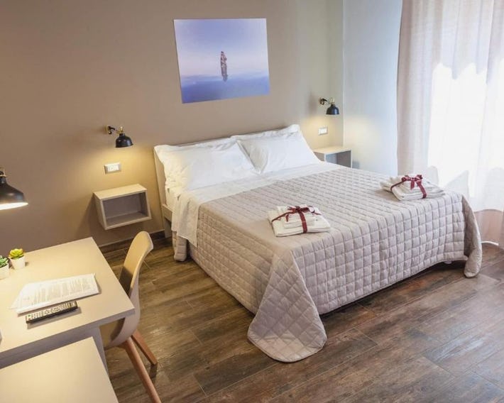 Five Rooms Brolo