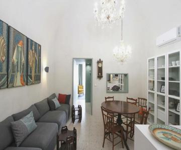 Tre Vie apARTment 80