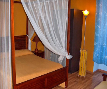 Holland International Rooms