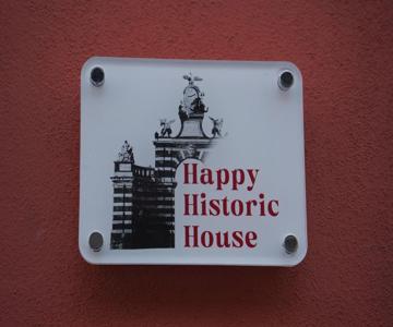 HAPPY HISTORIC HOUSE