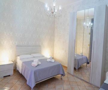 238 Holiday House