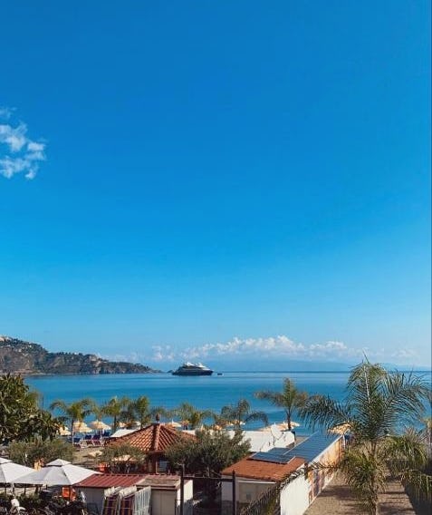 Apartments Mikros Front sea