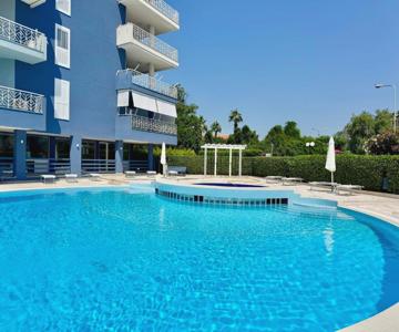 Seashell Light Apartment - Pool And Beach