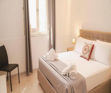 Naxos Home Holiday