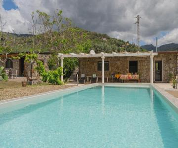 Sicily Stone Cottage with swimming pool