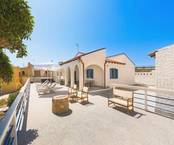 Dipintodiblu Charming House