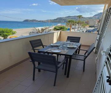 FAMILY HOUSE Letojanni Taormina