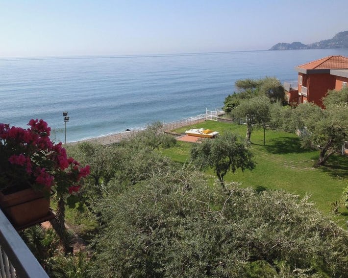 Seafront Apartment Il Gabbiano