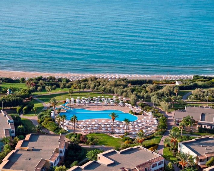 Serenusa Resort