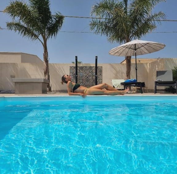 MrBrown - Cinzia Resort Beach