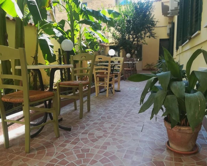 Le Rose del Viale