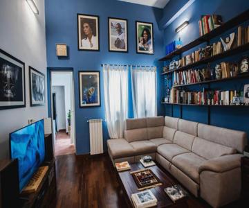 Travellers Photo Home