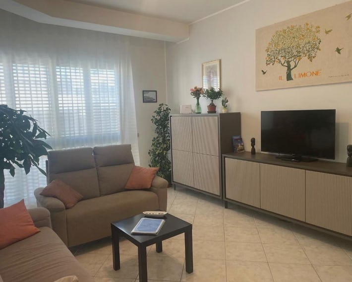 CASA BUONARROTI, comoda, pochi passi da spiaggia e centro