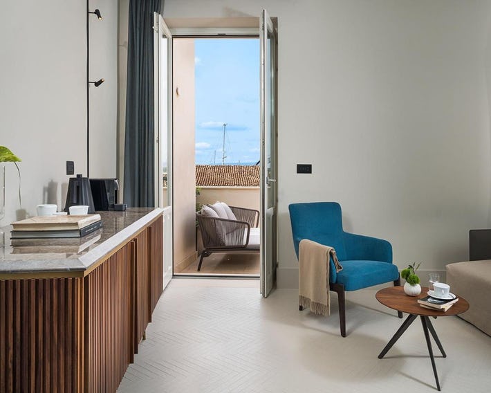 Byssus Suites