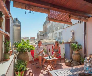 A Naca Suite with Private Terrace Ortigia - without kitchen