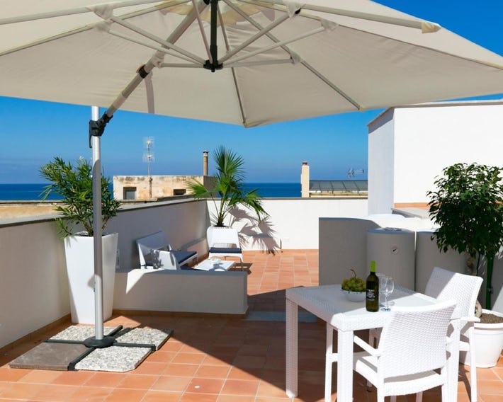 ZIBIBBO SUITES & ROOMS - Aparthotel in Centro Storico a Trapani