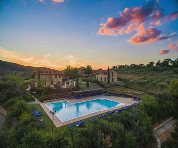 Resort Poggio Cennina