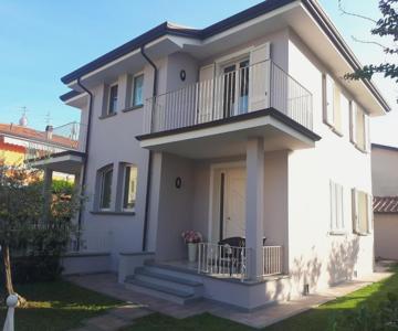 Villetta Con Giardino