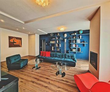 Private Suite 82