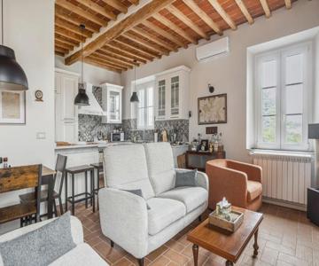 GuestHost - Casa Carlotta - Lovely and Roomy Apartment