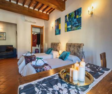 La Dimora nell'Anfiteatro Superior room and apartment Self check in Elevator Air Conditioning