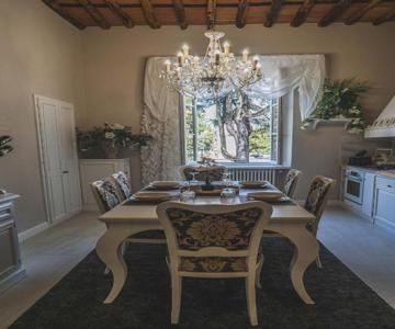 BELVEDERE Luxury Apartment, view on the Lucca Walls