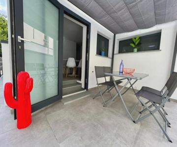 Elisa Apartments B - in front of the walls of Lucca