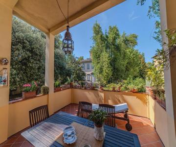 Charming Apt with Scenic Views in Lucca