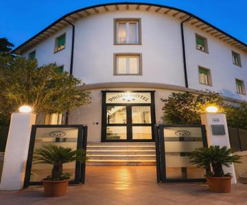 Primo Hotel
