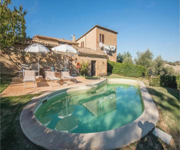 3 Bedroom Amazing Home In Montalcino