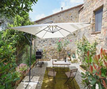 Stunning Apartment In Monticchiello With Wifi