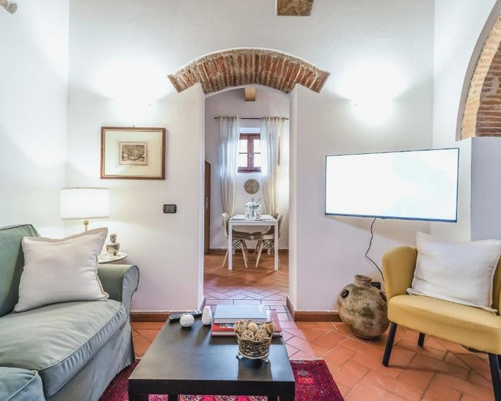 Hostly-Santa Maria Tower Suite-Just by the Tower