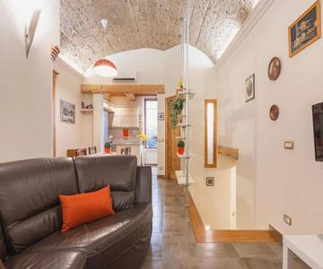 Sun Flowers House