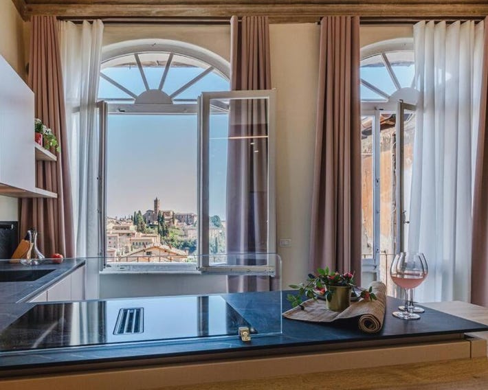 Rose - Appartamento in centro storico con balcone con vista