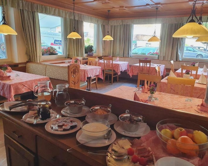 ALBERGO BAR RISTORANTE DOLOMIA