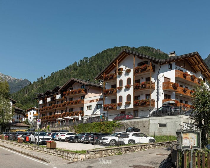 Family Hotel La Perla
