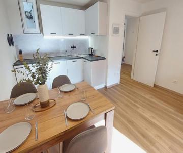 Modern City Apartment, 5 Min to Center