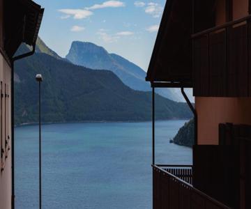 Una Finestra Sul Lago