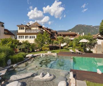 Kreuzwegerhof Nals - Historic Nature Stay with Pool near Meran & Bozen
