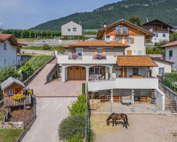 Horse House