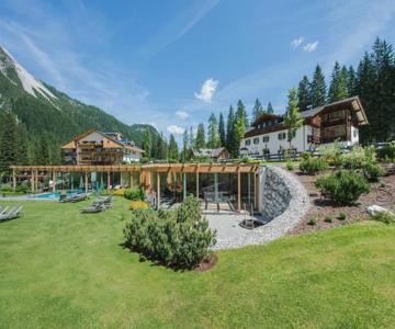 Hotels Dolomitenhof & Chalet Alte Post