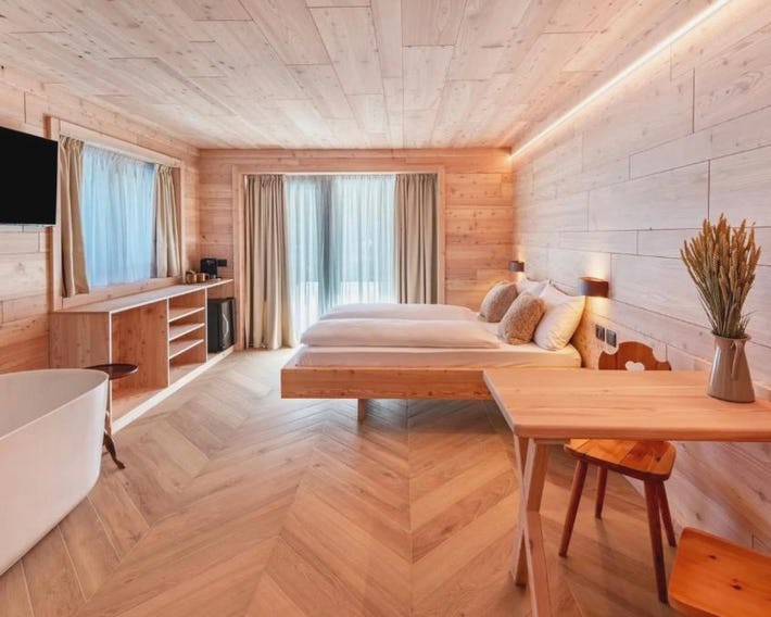 Noah Suites