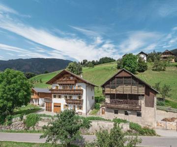 HAUSERHOF Farmhouse with Dolomite View