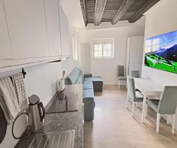 Bolzano 2-Room Central Mountain View, WiFi Netflix AC Lift