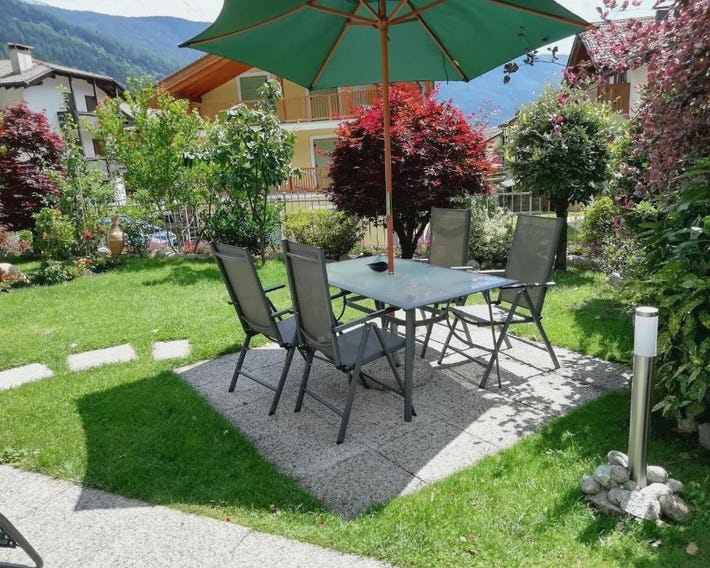 Moderno appartamento con giardino