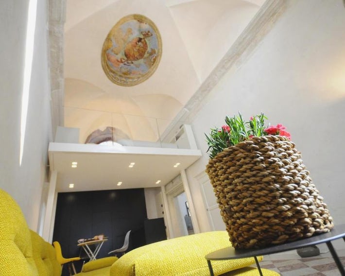 HOLLIDAY CHARMING HOME