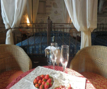 Le Vignole Country House