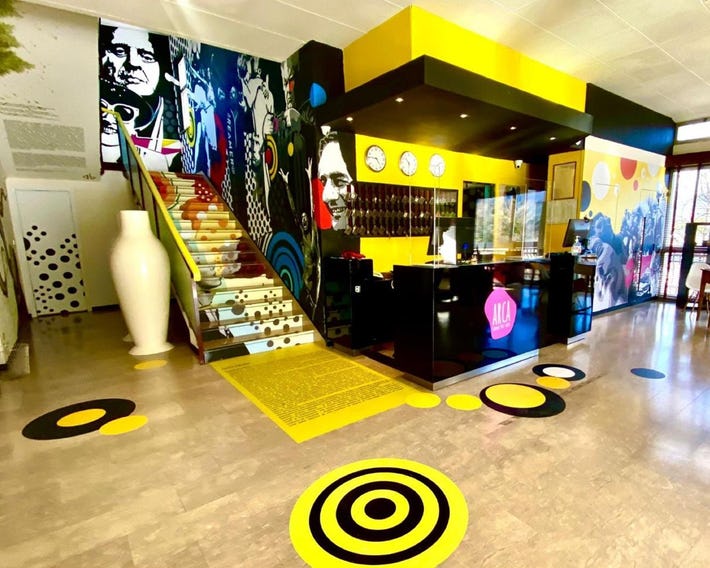 LH Hotel Arca Street Art